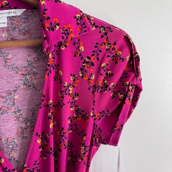 Von Furstenberg DVF Floral Jilda Two
Wrap Dress - Picture 5 of 11